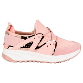 Calzado deportivo con estilo rosado