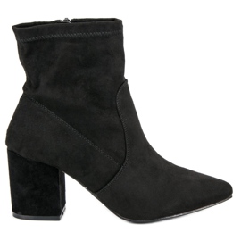 Small Swan Botas elegantes en un poste negro