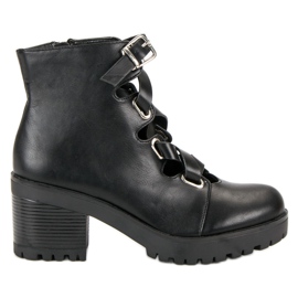 Botas de moda para el otoño. negro