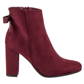 Ideal Shoes Botines rojos con estilo