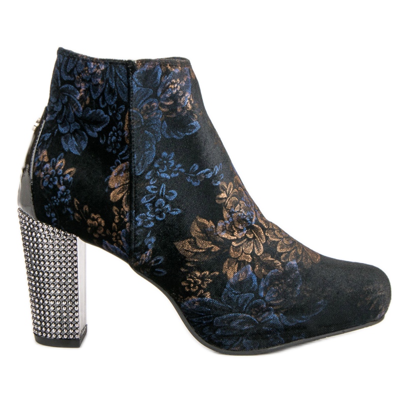 Botas elegantes en el poste multicolor
