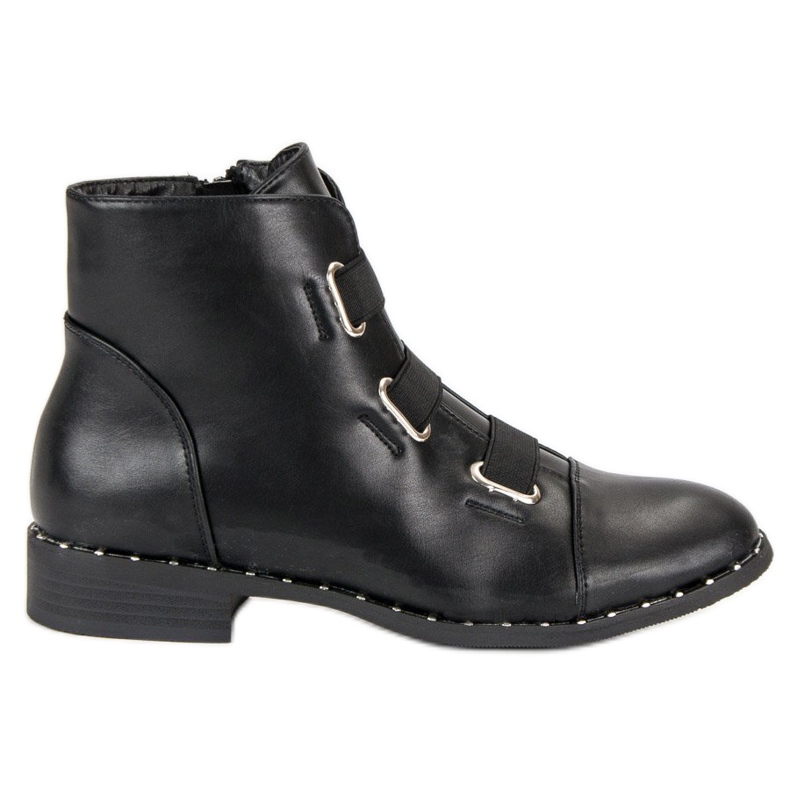 Filippo Botas con estilo negro