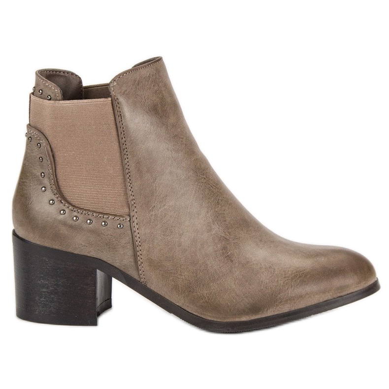 Botas en un poste marrón Botas en un poste marrón