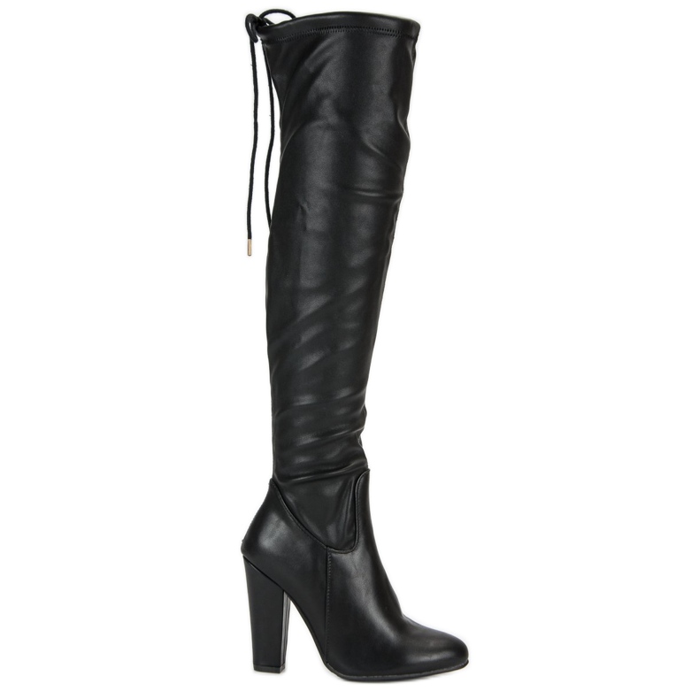 Cm Paris Altos mosqueteros en un poste negro Cm Paris Altos mosqueteros en un poste negro