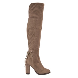 Cm Paris Botas de gamuza en un pilar marrón