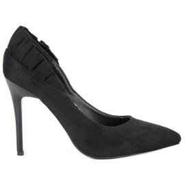 Elegantes tacones negros