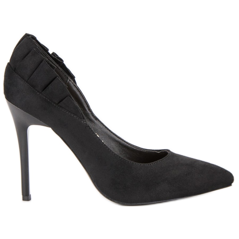 Elegantes tacones negros