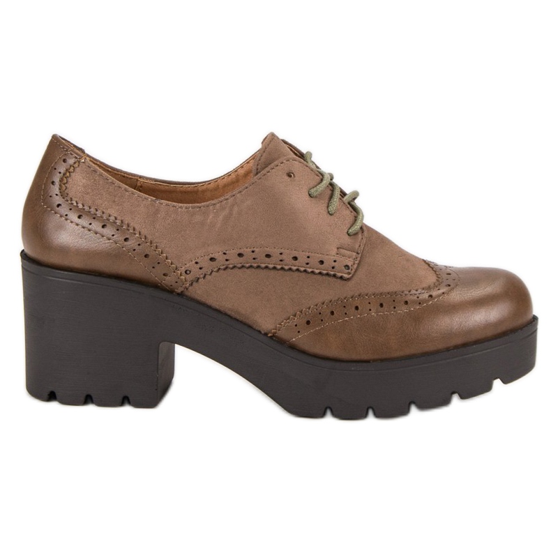 Ch. Creation Zapatos beige elegantes