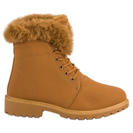 Camello Trappers con piel marrón