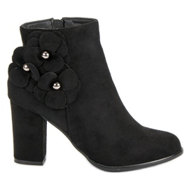 Botines de gamuza en una barra negro