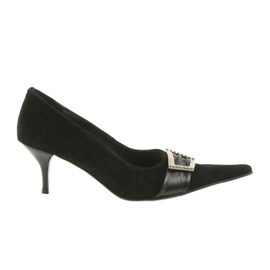 BM Bombas de piel negro