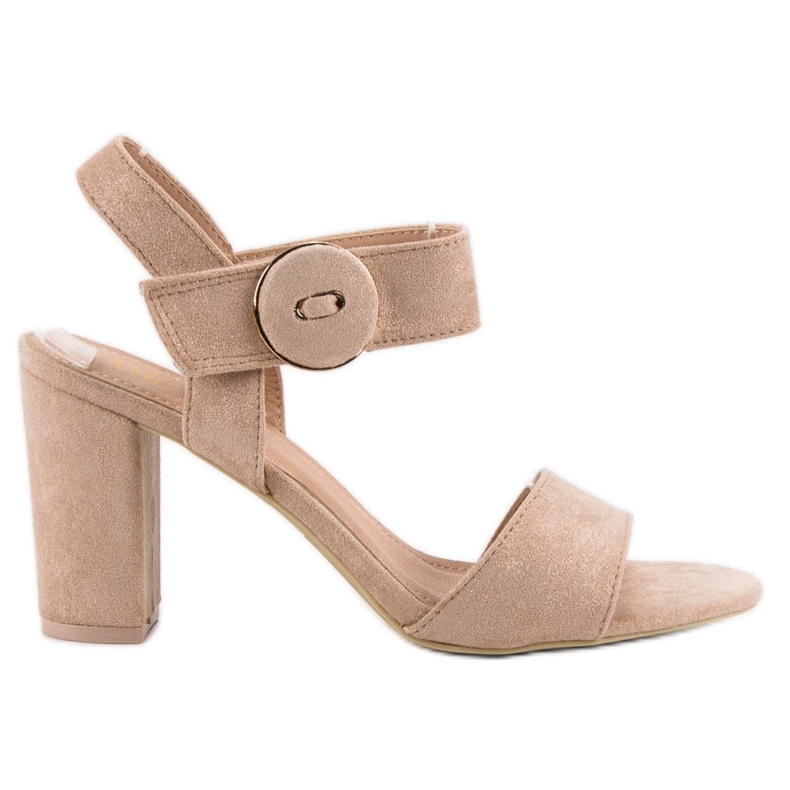 Sandalias beige en el bar VINCEZA Sandalias beige en el bar VINCEZA