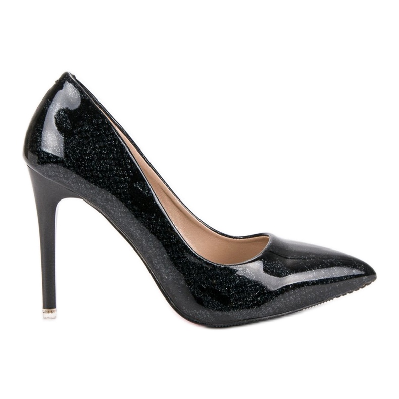 Elegantes tacones negros