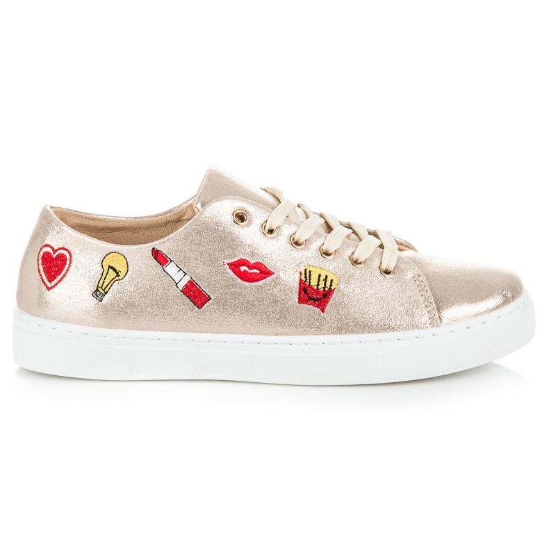 Zapatillas doradas con parches dorado