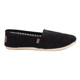 Slipons negros clásicos