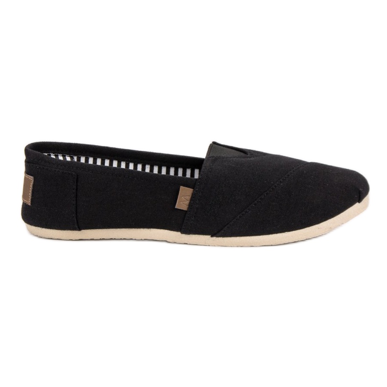 Slipons negros clásicos