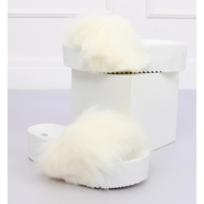 Chanclas blancas con pelo CK77P White II-GAT