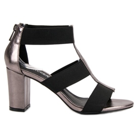 Sandalias de moda en el bar VINCEZA gris