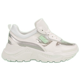 Zapatillas transparentes en la plataforma blanco