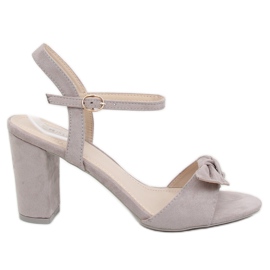 Sandalias en el poste gris GH1508 Gris