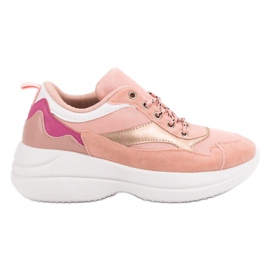 Calzado de moda en la plataforma rosa