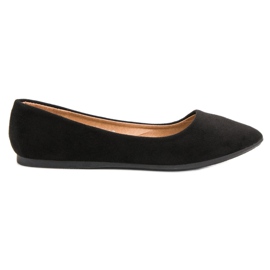 Ch. Creation Bailarina negra en Spitz negro