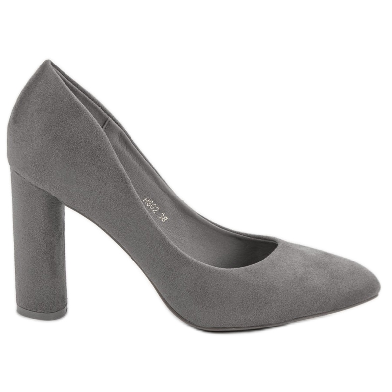 Small Swan Zapatos de tacón de ante en un pilar gris