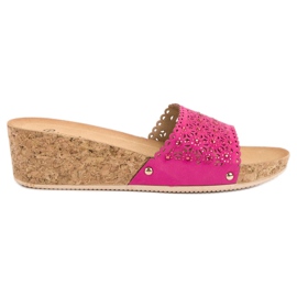 Primavera Zapatillas en una cuña de corcho rosado