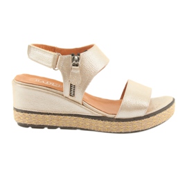 Sandalias cuña Badura 4750 golden cappuccino dorado
