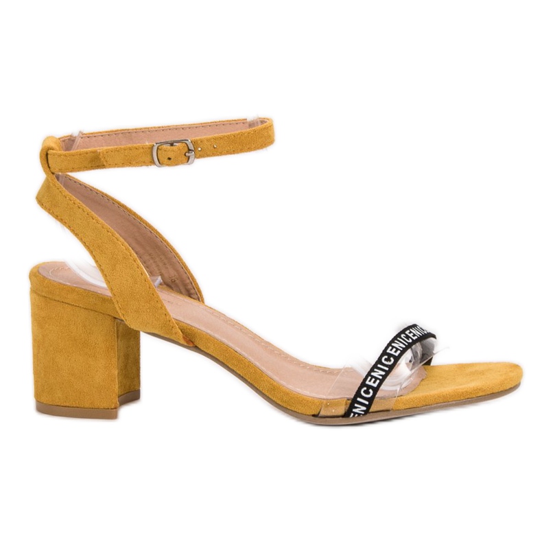 Ideal Shoes Sandalias de gamuza con estilo amarillo