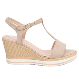 Sandalias beige con cuña H-59 Beige