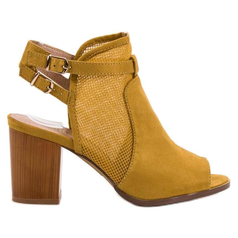 Evento Sandalias cerradas con estilo amarillo