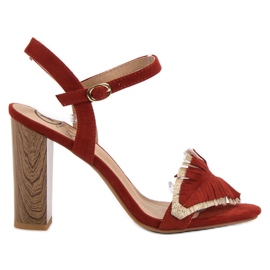 Kylie Sandalias boho en una barra rojo amarillo