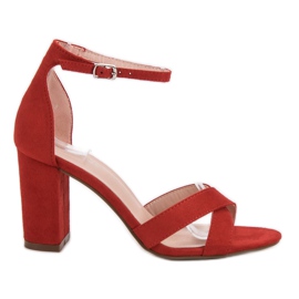 Ideal Shoes Sandalias en una barra rojo