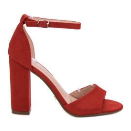 Ideal Shoes Cómodas sandalias de tacón rojo