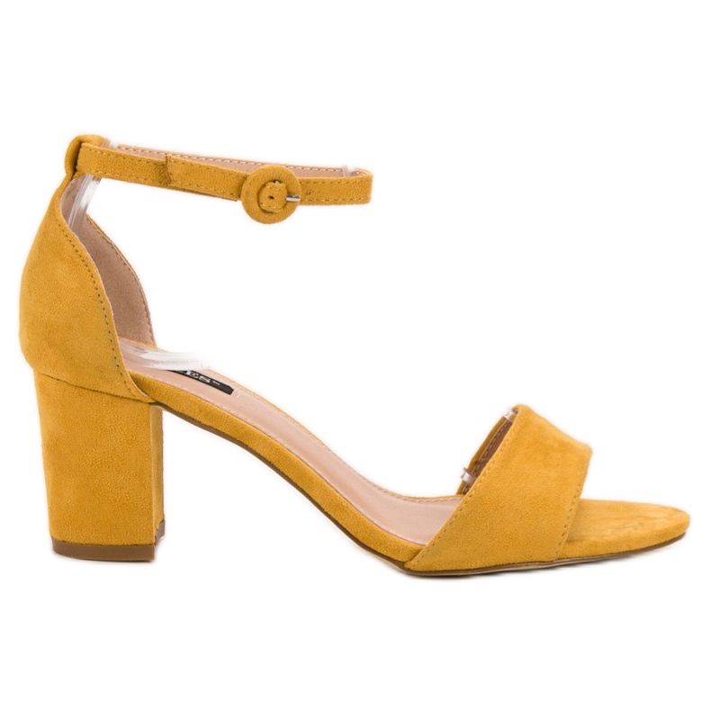 Sandalias VICES con estilo amarillo