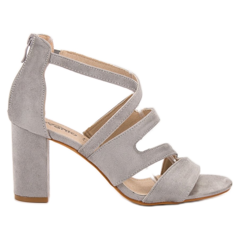 Evento Sandalias de gamuza en una barra gris Evento Sandalias de gamuza en una barra gris