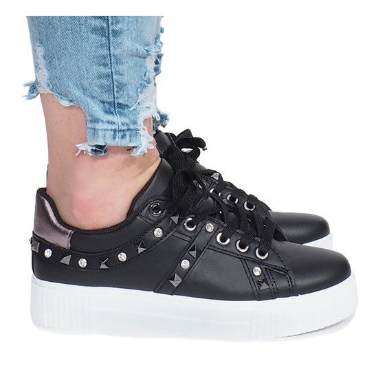 Zapatillas negras tachuelas Montpellier negro