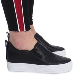 Zapatillas negras caladas en una cuña Rockvale negro