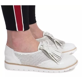 Mocasines blancos calados con flecos Pamole Mocasines blancos calados con flecos Pamole