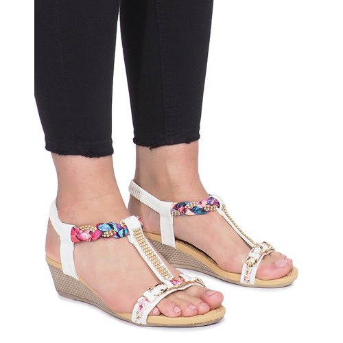 Sandalias blancas sobre un delicado tacón de cuña Ruixin blanco Sandalias blancas sobre un delicado tacón de cuña Ruixin blanco