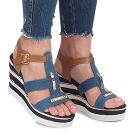 Sandalias de cuña azul dulce