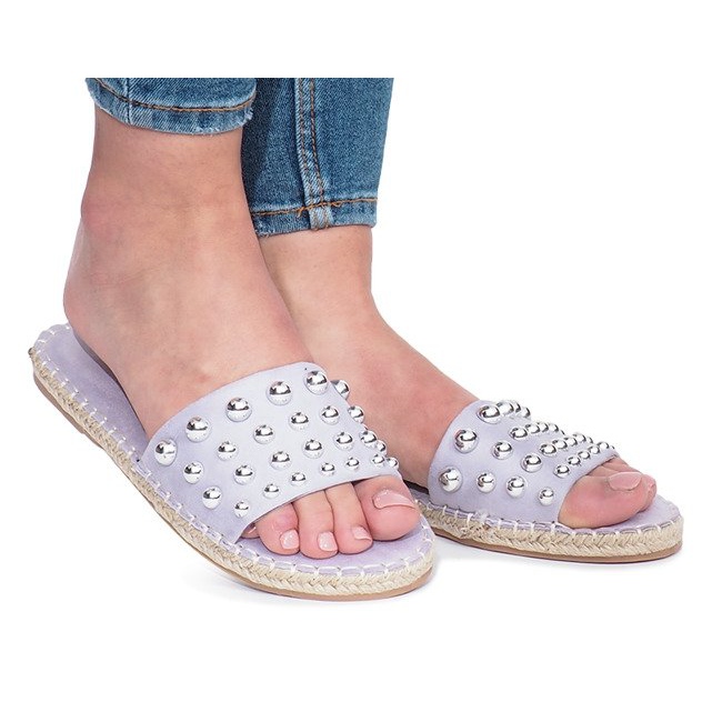 Pantuflas violetas con tachuelas Mocate Pantuflas violetas con tachuelas Mocate