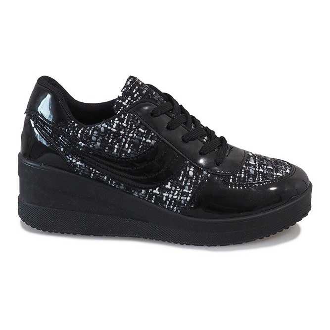 Zapatillas negras en la cuña BKA-113 negro