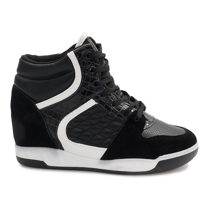 Zapatillas negras en la cuña K-26 negro