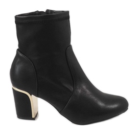Botas negras en el poste MJ1509 negro