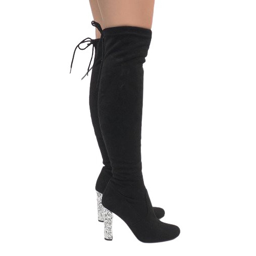 Botas de ante negro en un poste de diamante BM177