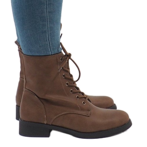 Botas caqui con cordones aislantes W122
