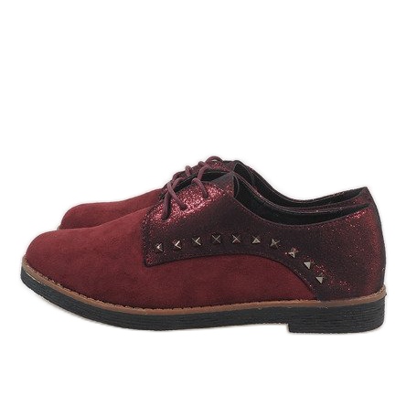 Zapatos rojos con cordones y tachuelas LX155