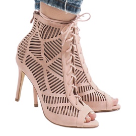 Botas rosas en un pin 1610-225